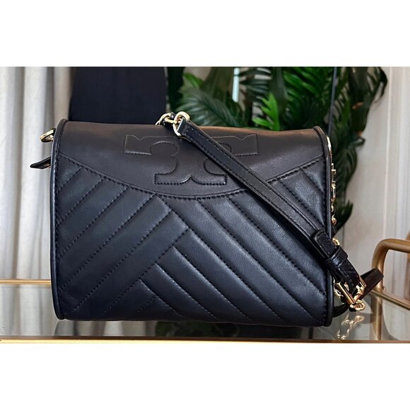 AUTHENTIC TORY BURCH BLACK QUILTED LEATHER FLEMING/ALEXA HANDBAG - Picture 3 of 10